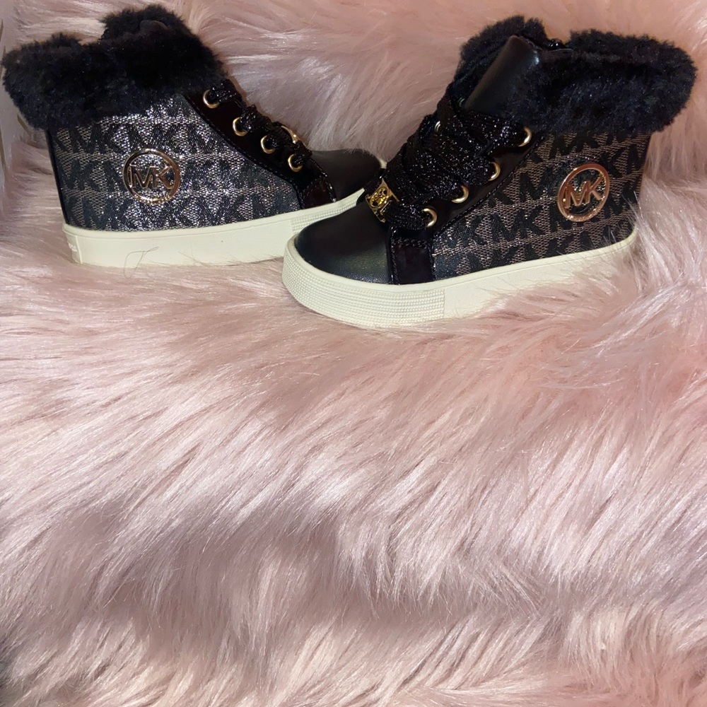 Brand New Michael Kors Kid Sneakers Size 7